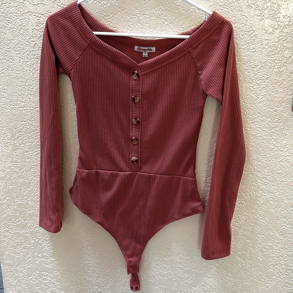 Dusty rose off the shoulder ribbed button down bodysuit. Rare find!